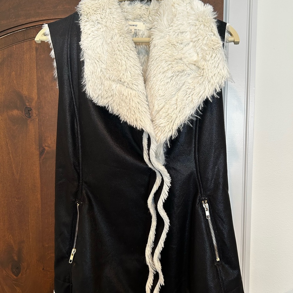 Freeway Black and White Plush Collar Vest